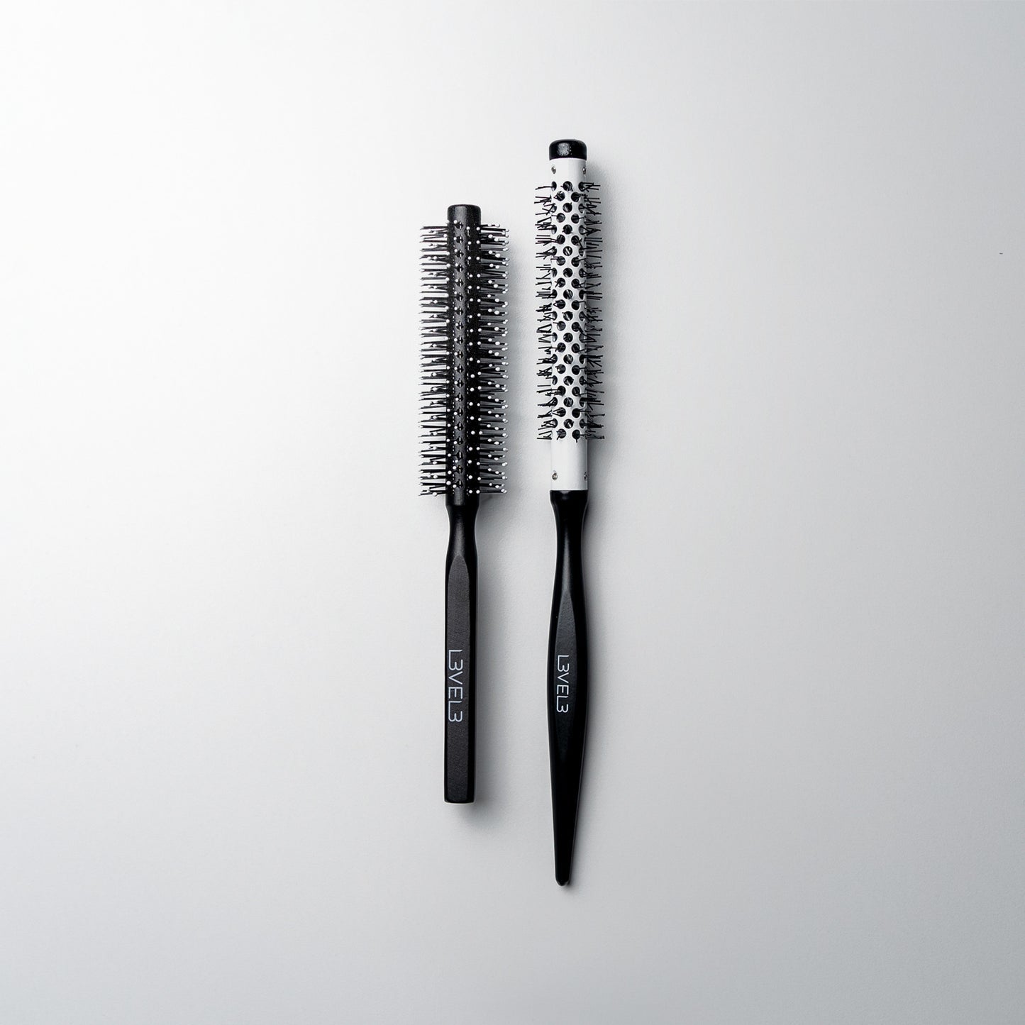 Level 3 wooden round brush set